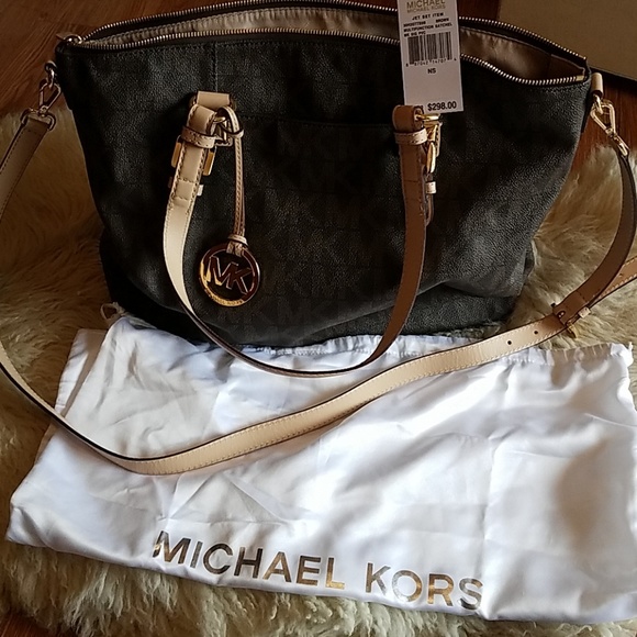 Michael Kors Handbags - Michael Kors Purse